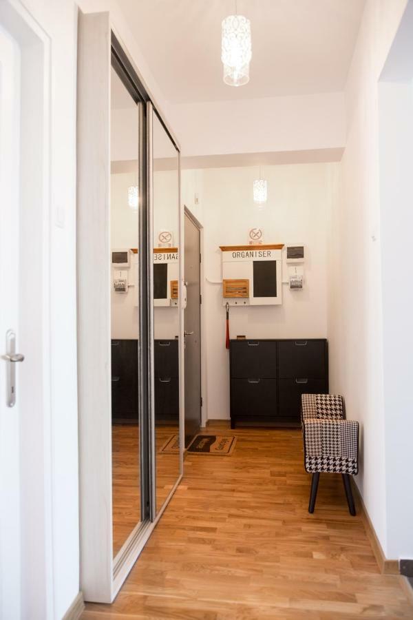 Central Luxury Flat With Terrace - Adela Accommodation - Ideal For Long Stays Bucureşti Eksteriør bilde