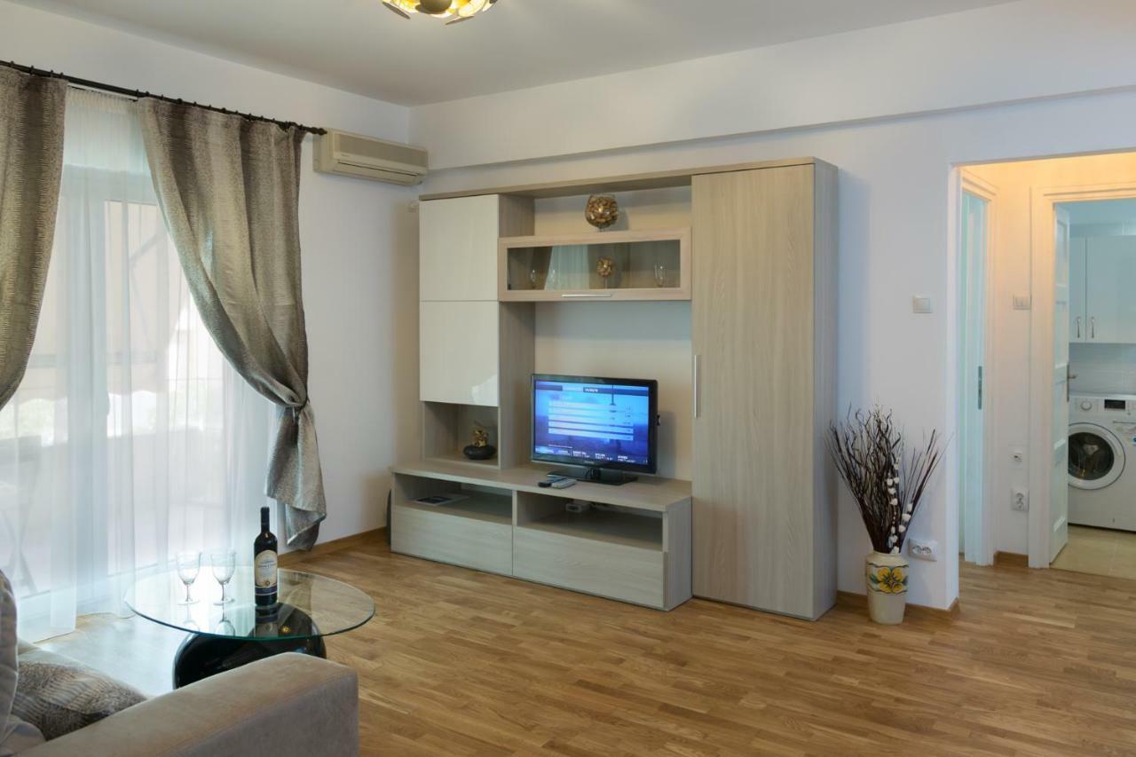 Central Luxury Flat With Terrace - Adela Accommodation - Ideal For Long Stays Bucureşti Eksteriør bilde